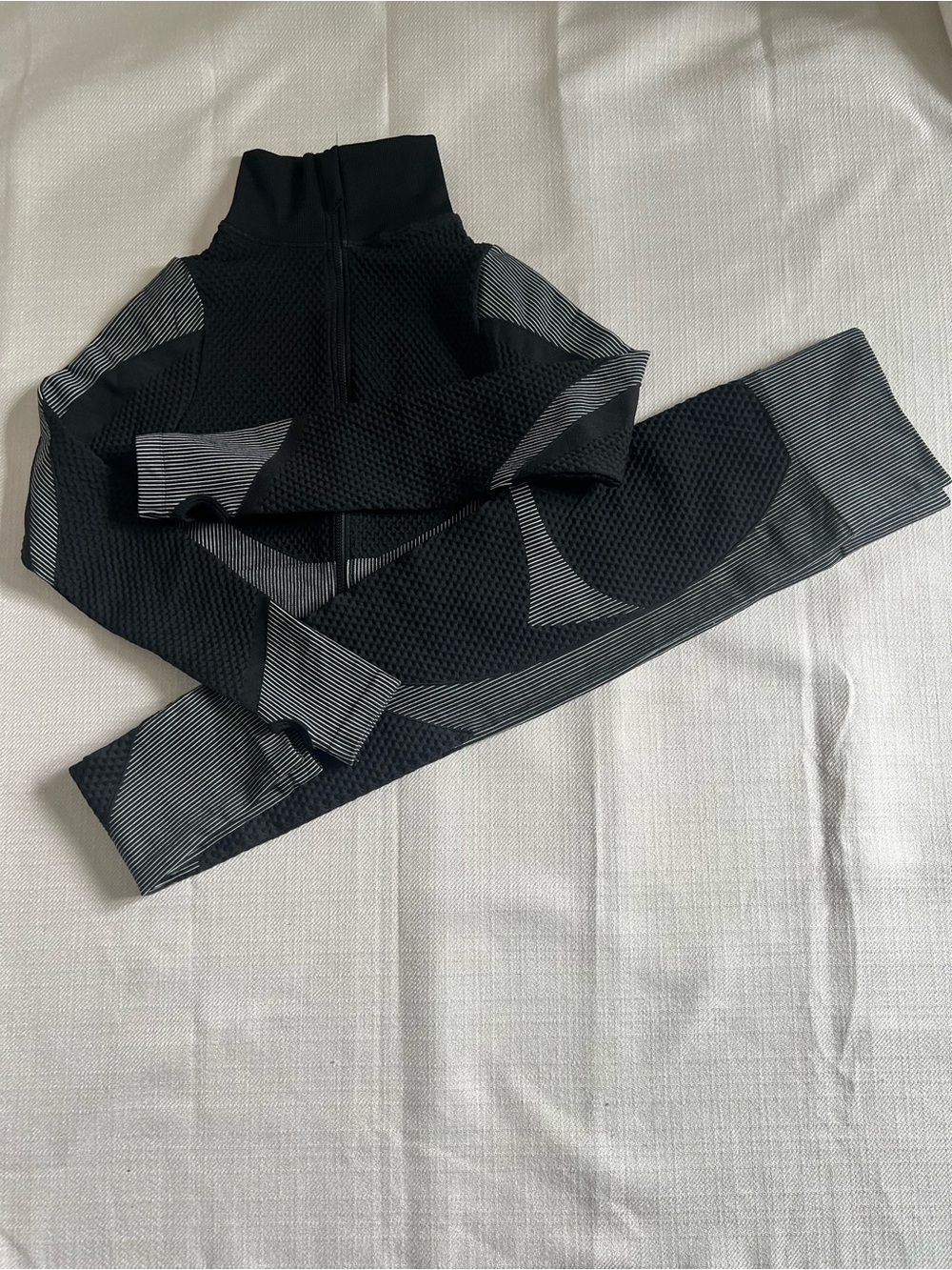 Sleek & Sculpting 2-Piece Textured Activewear Set